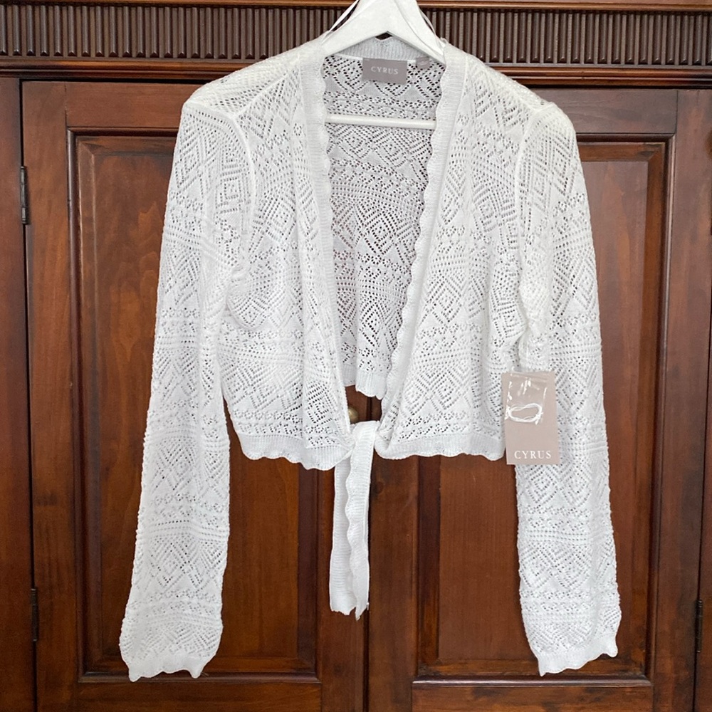 NWT Cyrus filet crochet tie front cover up long sleeves scalloped edges Large